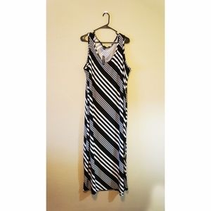 *NWT* Black and White Stripe Knit Sleeveless Dress